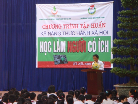 “Học làm người có ích”